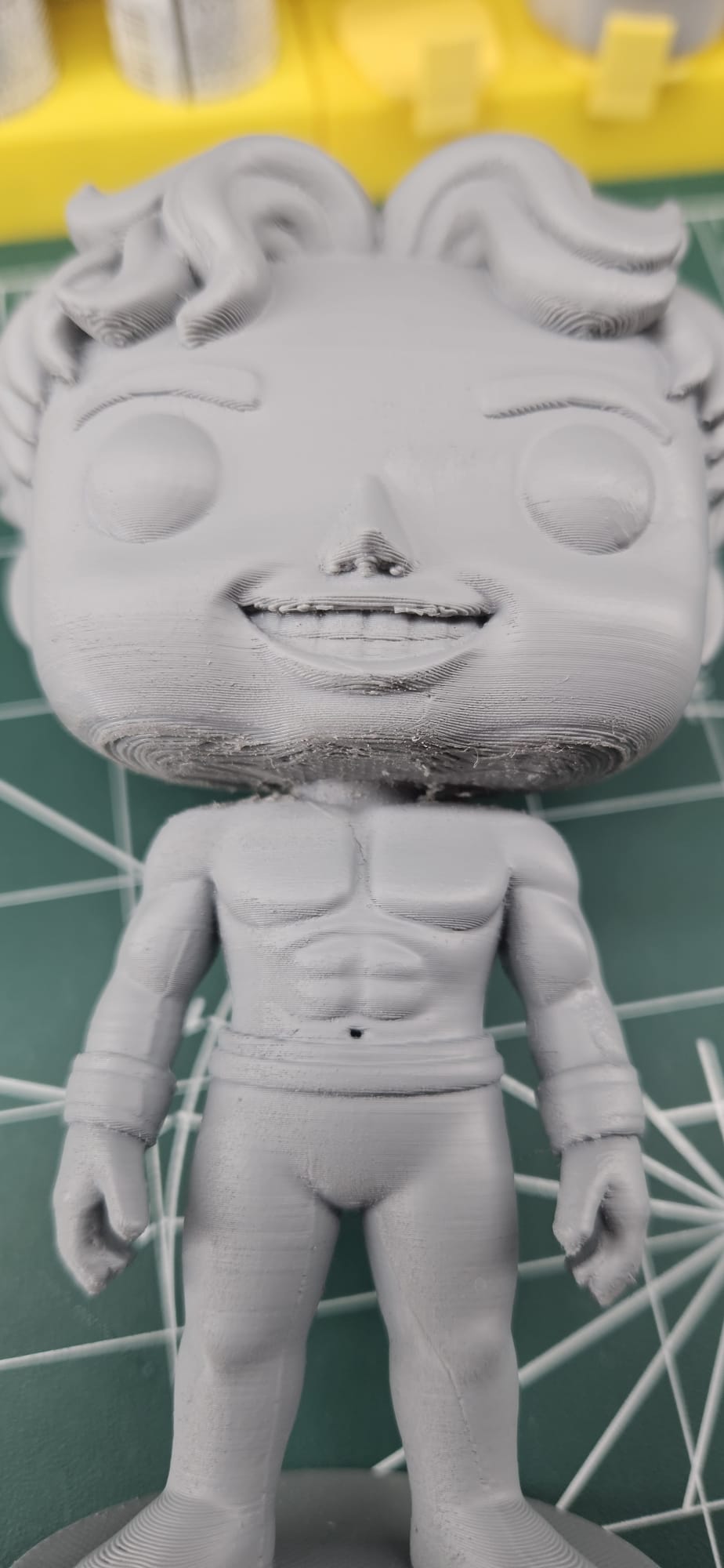 Figura impresa en 3D lista para el postprocesado